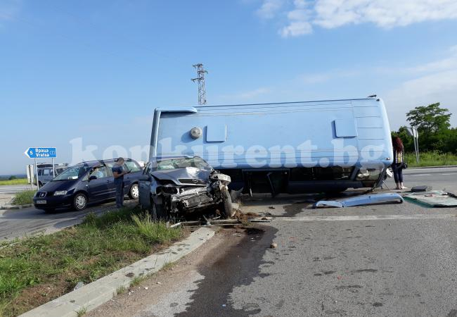 От болницата във Враца с последни данни за пострадалите пътници от преобърнатия автобус