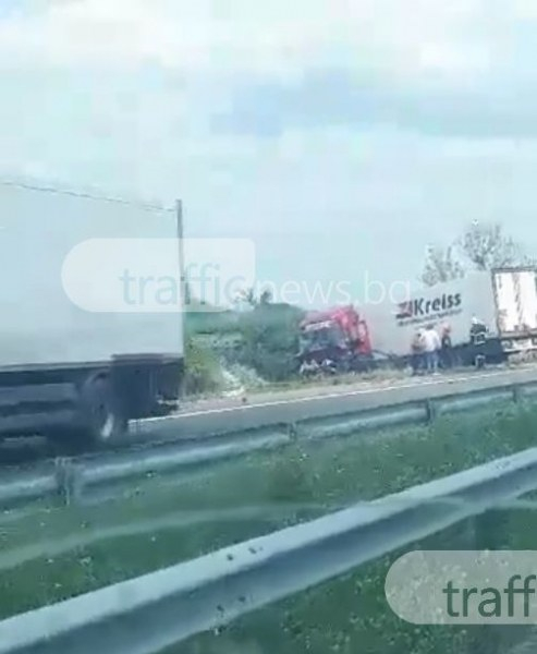Нов ужас на АМ "Тракия": ТИР уби двама с Ауди в насрещното (СНИМКИ/ВИДЕО) 