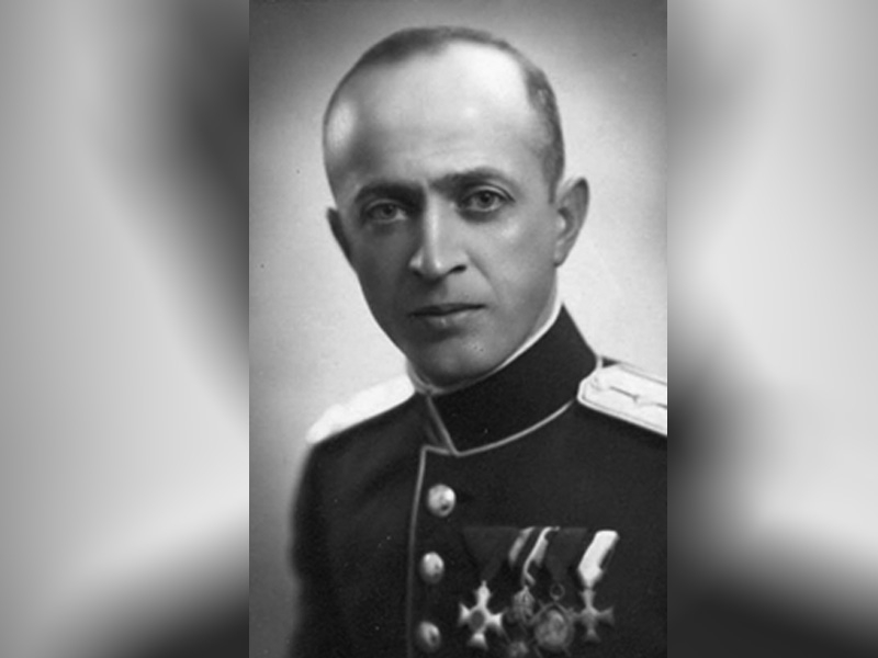 Крум Лекарски - един живот  в бяло и черно