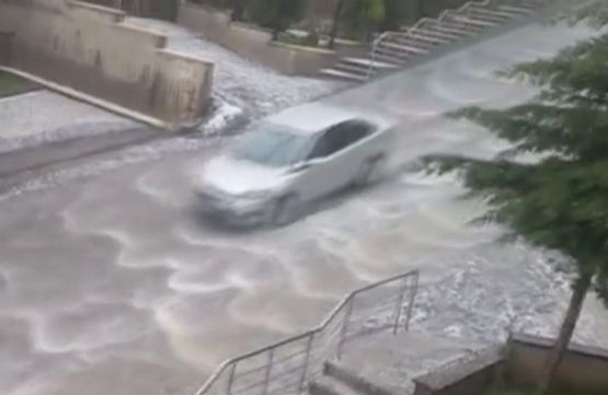 Майката природа се разбушува! Земетресения, градушки и мълнии в цял свят!
