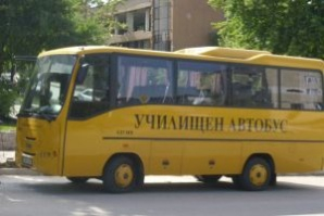 Извънредно: Нов кошмар на пътя – училищен автобус катастрофира, 10 деца в болница