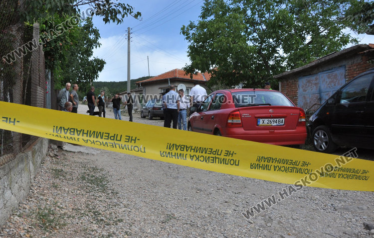 Първи СНИМКИ и кървави подробности за двойното убийство в Хасковско, Гюнай превъртял и...