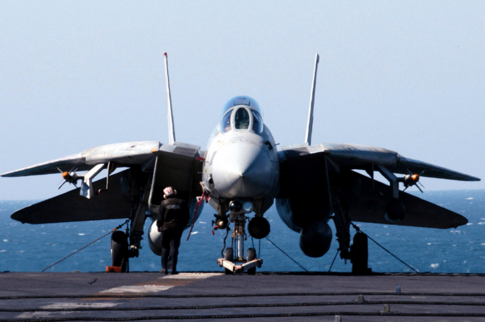 The National Interest: Русия и Китай заставиха ВМС на САЩ да съжаляват за бракуването на F-14 Tomcat 