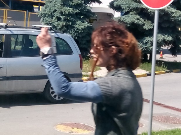 По нашенски: Еййй, мъ*шо долна, ку*ко, к*рво, слизай, крещи контрольорка на момиче във варненски автобус! Но и девойката не ѝ остана длъжна!