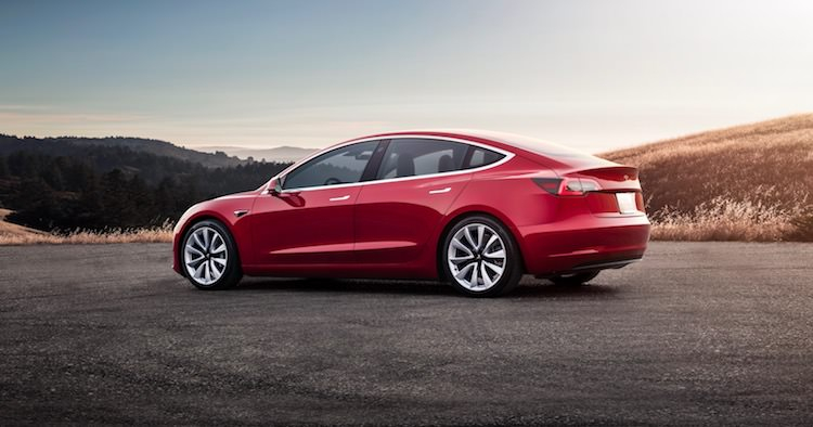 Нови проблеми за Tesla