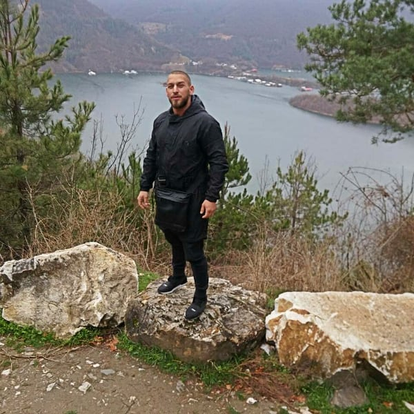 Пловдивският погребален агент Иван Де Ла Пена потресе всички с това, което прави докато гримира мъртъвци (СНИМКИ/ВИДЕО)