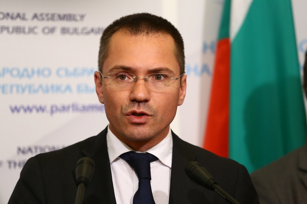 Джамбазки дезертира от дебат с Марешки