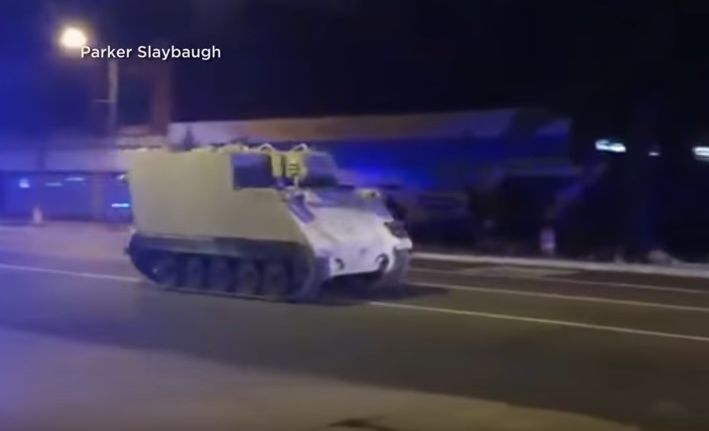 Потеря: Рояк полицейски коли преследва БТР по оживени градски улици (ВИДЕО)