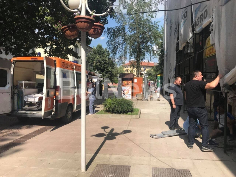 Мъж падна от нищото пред врачанското златно ателие на Тони Гаргата (СНИМКИ)