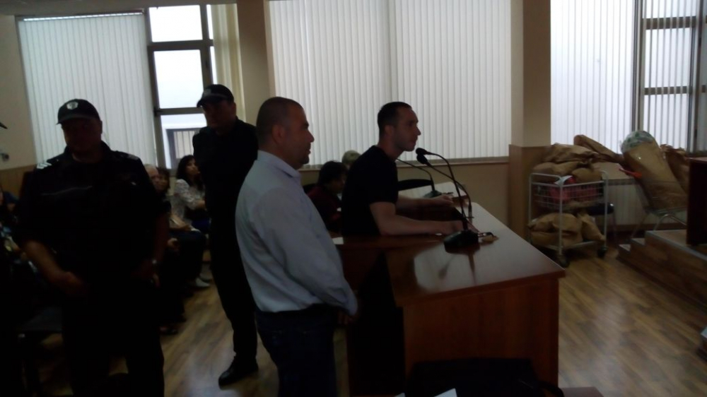 Убиецът на красивата Милена наглее в съда! Скочи на журналистите с тежки клетви (СНИМКИ)