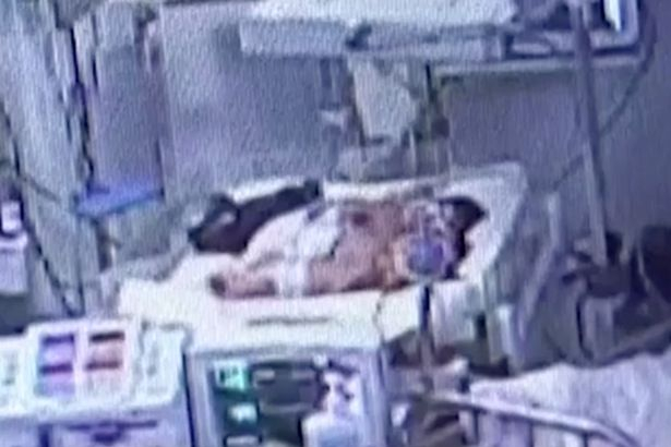 Ампутираха крачето на новородено бебе заради разсеяна медицинска сестра (СНИМКИ/ВИДЕО)