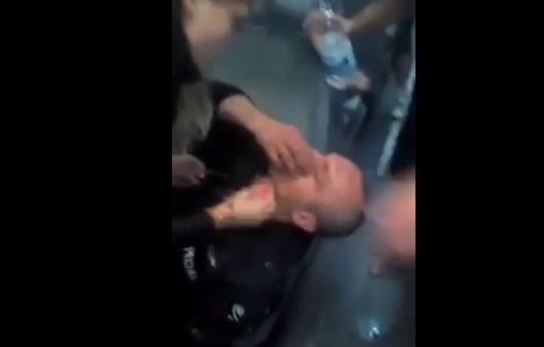 Извънредно и първо в БЛИЦ! Пак безчинство: Цигани от "Факултета" нападнаха влака Благоевград - София, проля се кръв (ВИДЕО)