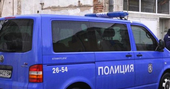 Сигнал до БЛИЦ! Полиция приижда в квартал "Христо Ботев" в София, напрежението расте