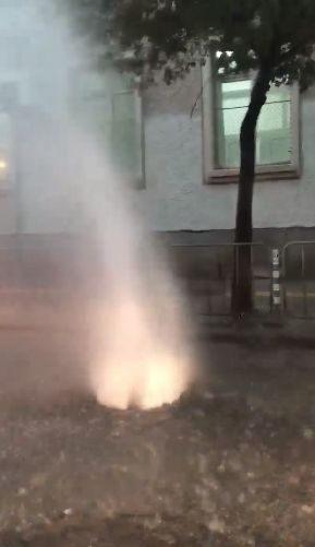 Воден апокалипсис парализира София: Молове, метростанции и подлези протекоха, а на бул. "Патриарх Евтимий" е нещо невиждано! Зрелищни ВИДЕА и СНИМКИ