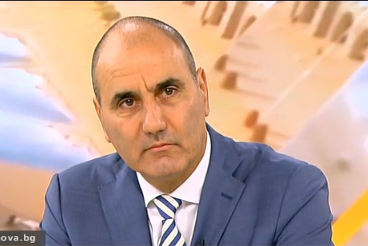 Не му е ден! И Цветанов нахока Виктор Николаев заради майките с увреждания!