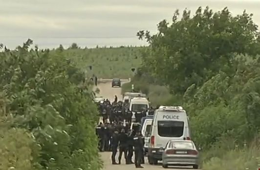 Ексклузивни подробности от спецакцията в Летница: Снайперисти държали избягалия Борис на мушка! Имало е изстрели и...