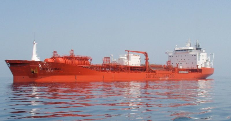 Разливане на над 200 тона мазут в Холандия след авария на танкер
