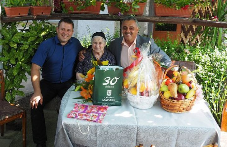 Тайната на баба Цветана, която вече е на 100 години, а има кръвно като на космонавт и не е стъпвала в болница!