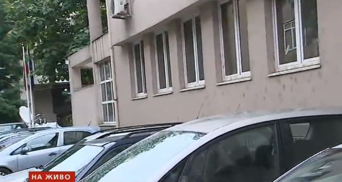 Ето през кое прозорче се е измъкнал арестантът Петров (СНИМКИ)