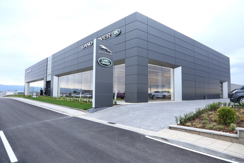 Най-големият шоурум на Jaguar и Land Rover в Европа отвори врати у нас (СНИМКИ)