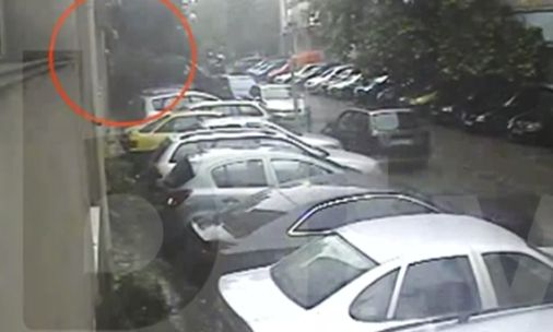 Ексклузивно ВИДЕО показва как арестантът Петров духна от районното в Пловдив по къси панталонки и потник