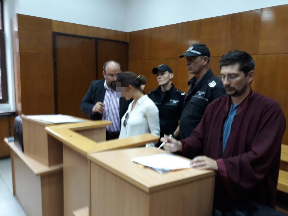 Наглата пловдивска психоложка, която прати 8 души в болница, направи прозрение в ареста, пуснаха я да си ходи 