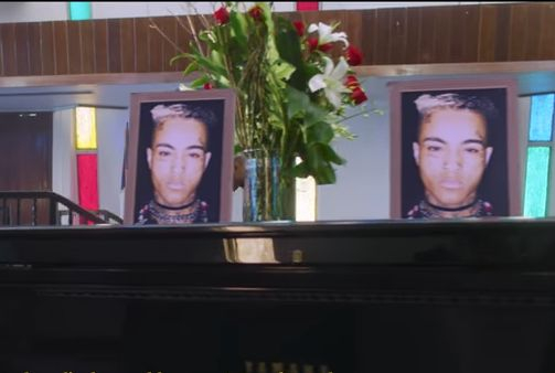 Разстреляният рапър XXXTentacion се сби на собственото си погребение (ВИДЕО)
