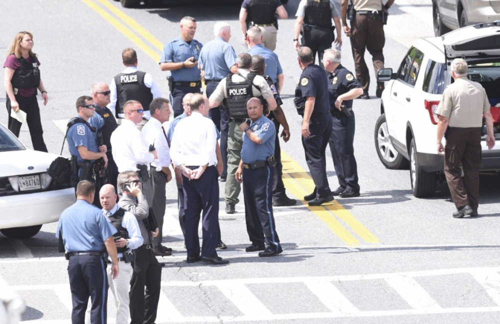Извънредно от САЩ: Стрелба в редакцията на вестник Capital Gazette - има загинали (СНИМКИ/ВИДЕО)