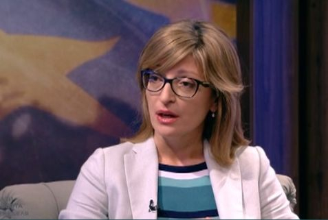 Екатерина Захариева обясни какво се иска и какво не от България за бежанците 