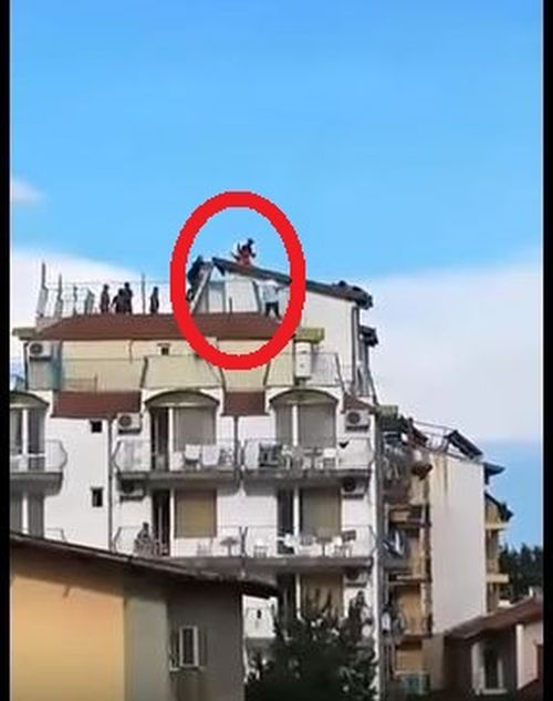 Зрелищно ВИДЕО от спасяването на пияната полска нинджа в Приморско 
