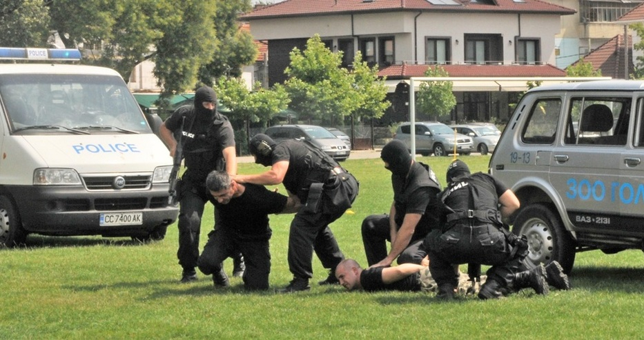 Екшън в Силистра: Полицейски отряд за бързо реагиране натръшка беглец от затвора, наркобос и терорист (СНИМКИ)
