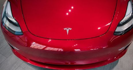 Насладете се на най-големия хит на Tesla - Model 3, ще бъде преставен в...