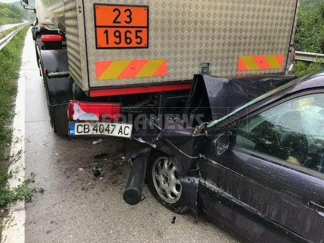 МВР посочи кой е виновен за жестоката катастрофа с ТИР и три коли край Мездра