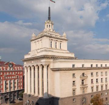 Прокуратурата подхвана мистериозната смърт на охранител в Партийния дом