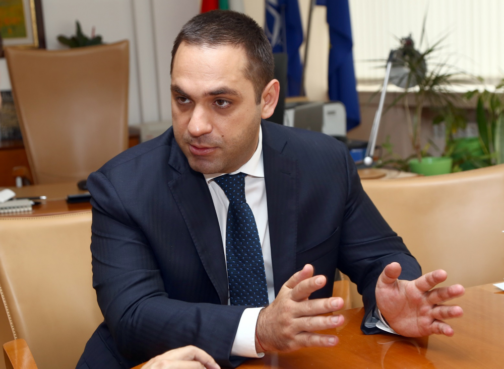 Караниколов за аферата „Ало, Банов съм”: Няма скандал, това е теза