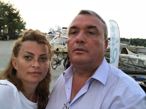 Богомил Манчев с бившата си жена в Гърция