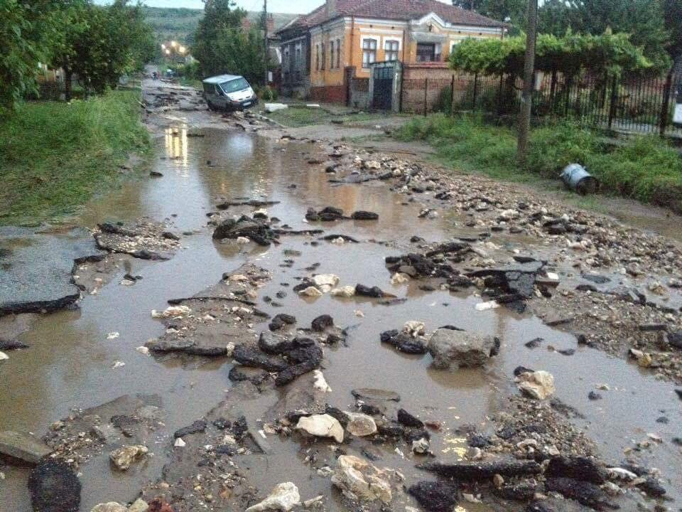 Нинова негодува: Преживях потопа в Мизия! Докога? (СНИМКИ)