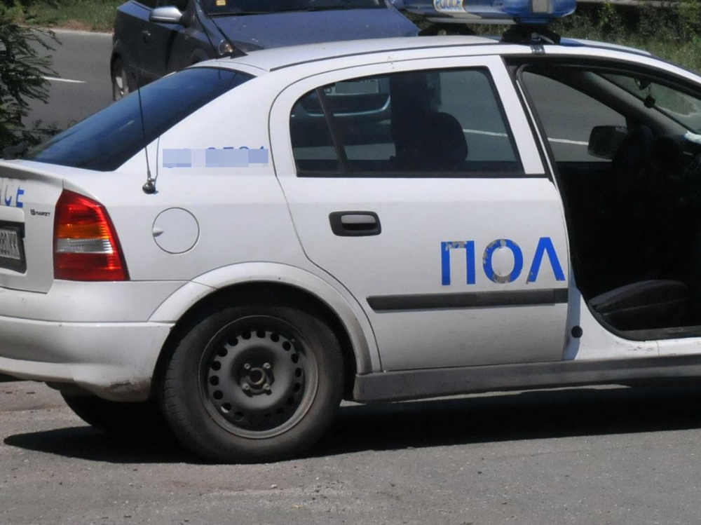 93-годишна баба сервира в пликче 7 бона на мними полицаи, друга пък – на „прокурор“