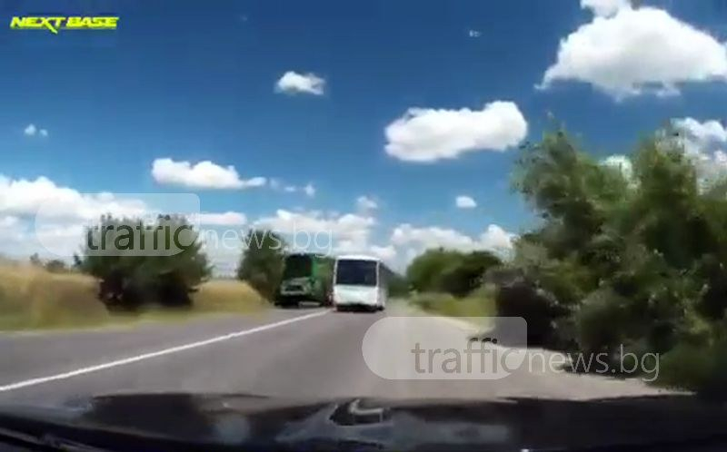 Турски шофьор на рейс едва не уби пловдивско семейство край Първомай 