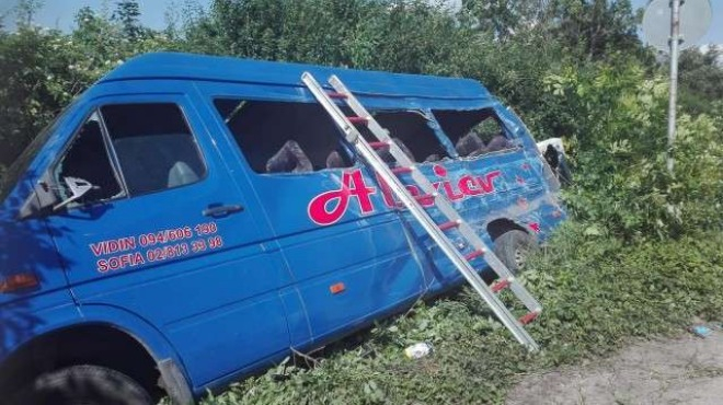 Жестока трагедия! Расте броят на жертвите от зверската катастрофа край Велико Търново (ПЪРВИ СНИМКИ)