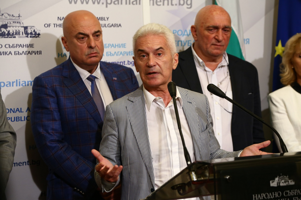 Волен Сидеров: Симеонов да спре да атакува българския бизнес и да се прави на шериф 