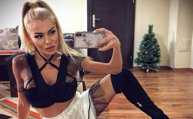 Галя от „София ден и нощ“ се занемари! Показа отпуснато дупе и висящи телеса на столичен басейн (СНИМКИ)