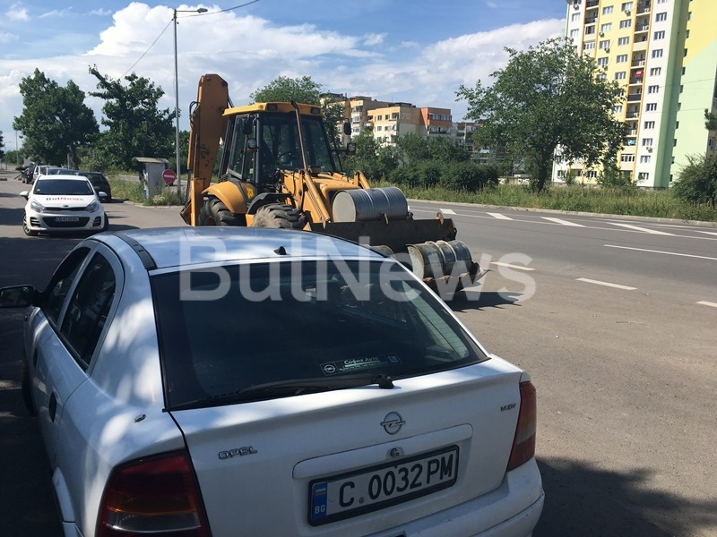 Полицаи спряха фандрома във Враца и онемяха като видяха какво има в коша (СНИМКИ)