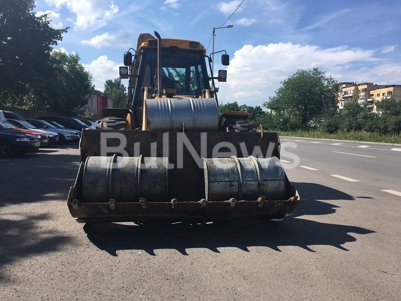 Полицаи спряха фандрома във Враца и онемяха като видяха какво има в коша (СНИМКИ)
