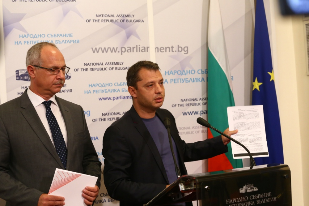 ГЕРБ внесе сигнал до прокуратурата за общ бизнес на Елена Йончева с Цветан Василев (ДОКУМЕНТИ)
