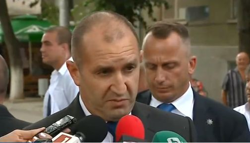 Президентът Радев край избити животни в Болярово: Чувствам се с вързани ръце, защото няма как да... (ВИДЕО)
