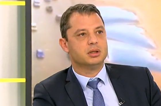 Делян Добрев снощи се заровил в Търговския регистър и открил още нещо за общия бизнес на Йончева и Цветан Василев