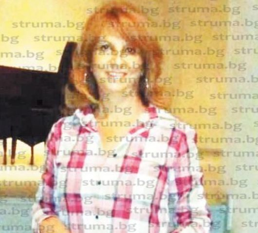 Див екшън в Сандански! Бизнес дама проплака, че е извадена насила от такси и бита, но... (СНИМКИ)