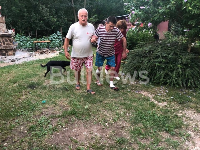Кървав петък! Врачанин настъпи включен ъглошлайф и стана страшно (СНИМКИ)