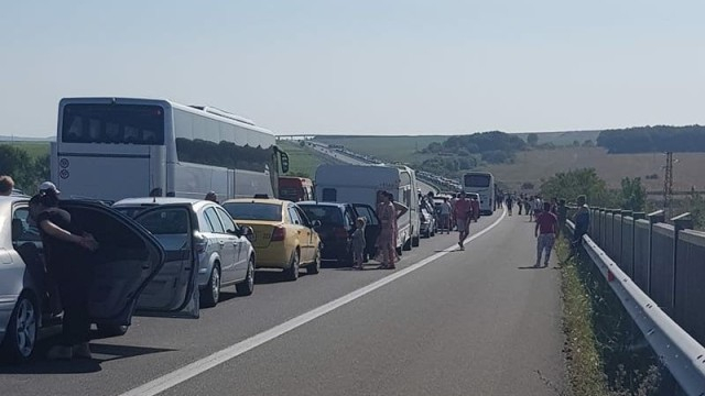 Само в БЛИЦ! Това е ТИР-ът на смъртта на „Тракия“, където тази сутрин се случи голяма трагедия (ВИДЕО)